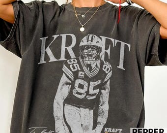 Camiseta Tucker Kraft Football Comfort Color, Camiseta Tucker Kraft Game Day, Camiseta Tucker Kraft Football
