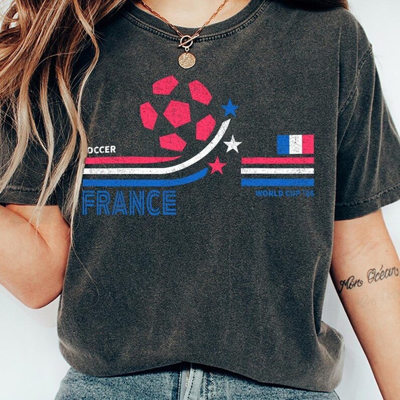 Retro France Soccer World 2026 Comfort Colors Shirt, 2026 Soccer Fan Shirt, Gift For Fan Fathers Day Bild 5