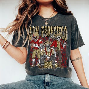 San Francisco Football Skull Vintage Shirt, Gift For Fan Football Game Day Unisex Shirt image 4