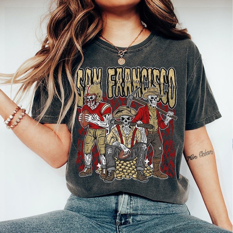 San Francisco Football Skull Vintage Shirt, Gift For Fan Football Game Day Unisex Shirt image 4