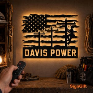 Personalisierte Lineman LED-Metallschild, benutzerdefinierte amerikanische Flagge Power Pole Wandkunst, Hilfsarbeiter Elektriker Geschenk, beleuchtetes Garagendekor für Papa