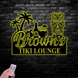 Cartello Tiki Lounge personalizzato con luce a LED, Tiki Bar, cartello in metallo per piscina, cartello personalizzato Pool Oasis per piscina, decorazione per patio, decorazione per cartello da giardino