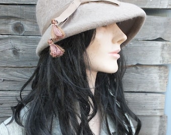 Vintage Hat, 1940s Wool Felt Wide Brim Cloche, Lovely Old Cloche, Brown Wool, BOHO LOOK, Costume, Suit, Church Hat