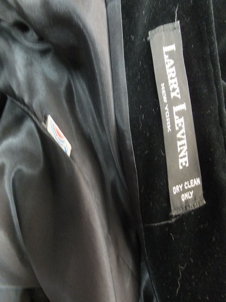 1970s LARRY LEVINE New York Black Velour Jacket Fully Lined