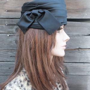 Vintage 60s Pill Box Hat, Black Satin Pill Box Hat W/Satin Bow, Ladies Formal Church Hat