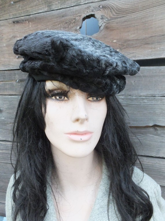 Vintage Beret, Hat, GRAND PALSMAGASIN, Fur Beret, Black Fur  display picture 1