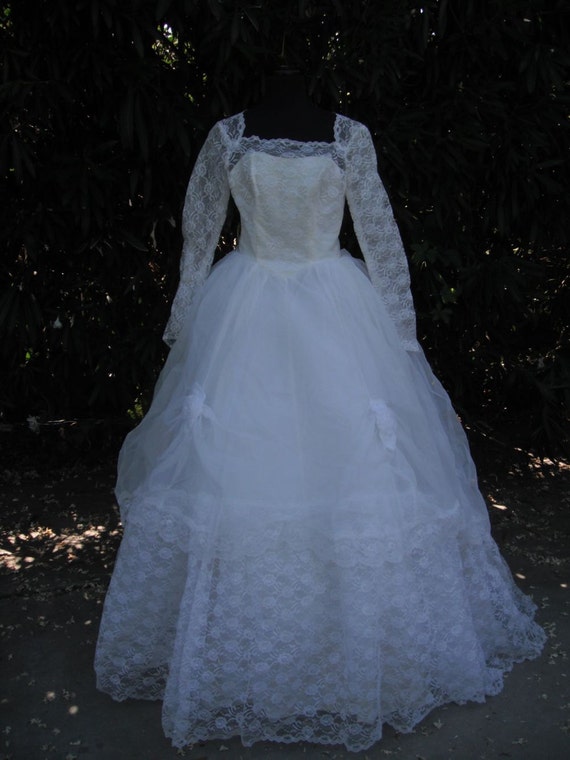 Vintage 1950s/60s PRINCESS Wedding Gown, Traditio