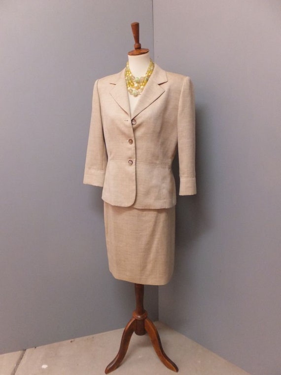 1980s TAHARI Suit, Beige 2pc Ladies Suit, Skirt an