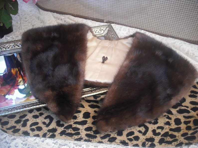 Sweater or Coat Collar Vintage Mink Collar Beautiful Vintage 29 inch Detachable Mink Collar