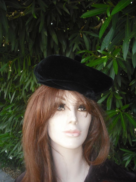 Vintage 50s/60s Hat, Black Velvet Hat, Melinda Original  display picture 3