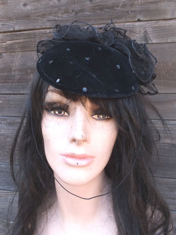 Sonni Of San Francisco Vintage Fasinator Hat W/Tulle, Feathers & Sequins Vintage Sonni of San Francisco Wide-brim Fascinator Hat Wool  main image 3