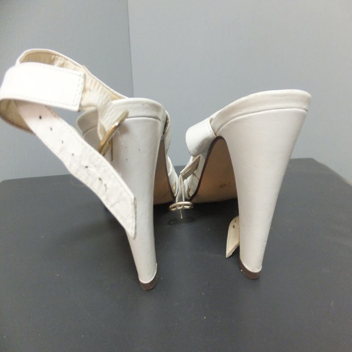 bandolino ankle strap sandals