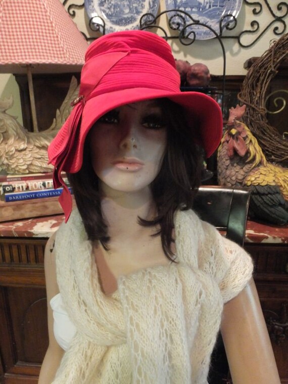 Vintage Hat, I. Magnin Importers, RED Velour Flop… - image 3