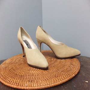 Escarpins Ellen Tracy Bout Ouvert à Bride - Cuir Verni Noir, Talon Haut - Taille 7.5 US Occasion