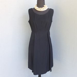 SOPHISTICATED 1950s/60s Little Black Dress / Black Crepe Dress  Size 10