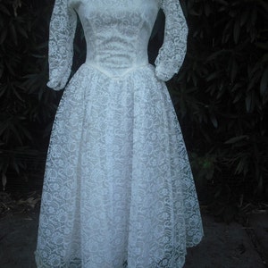 Vintage 1950s Tiered Tulle Lace Wedding Gown, White Bridal Gown, Princess PromDress,  Bust 34  Waist 24