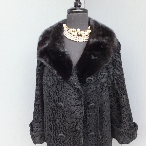 Fantastische Vintage krullend lam jas of korte jas w/zwart Mink kraag / groot