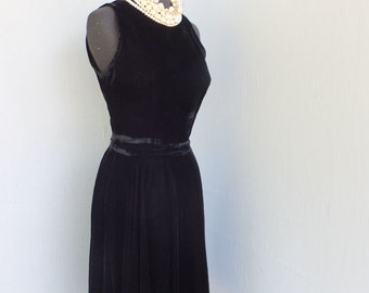 Vintage 1950s Dress, Black Velvet, Party, Rockabilly, Full Circle Skirt...Fit and Flare, LBD, Cocktail, Dinner, After Six, Holiday