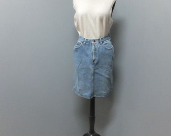 1980s/90s ESPRIT JEANS Denim Skirt Short All Season Denim w/Sexy Back Kick Pleat, 28 inch Waist