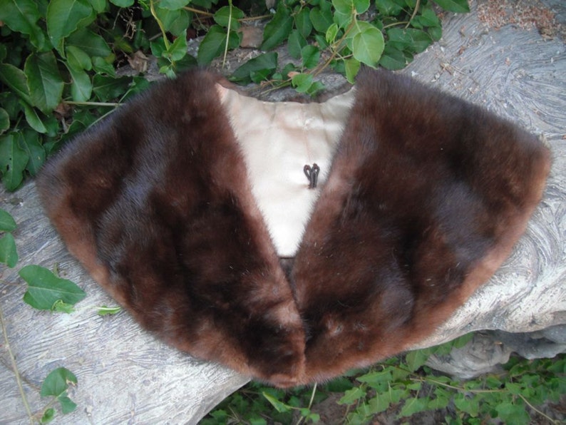 Sweater or Coat Collar Vintage Mink Collar Beautiful Vintage 29 inch Detachable Mink Collar