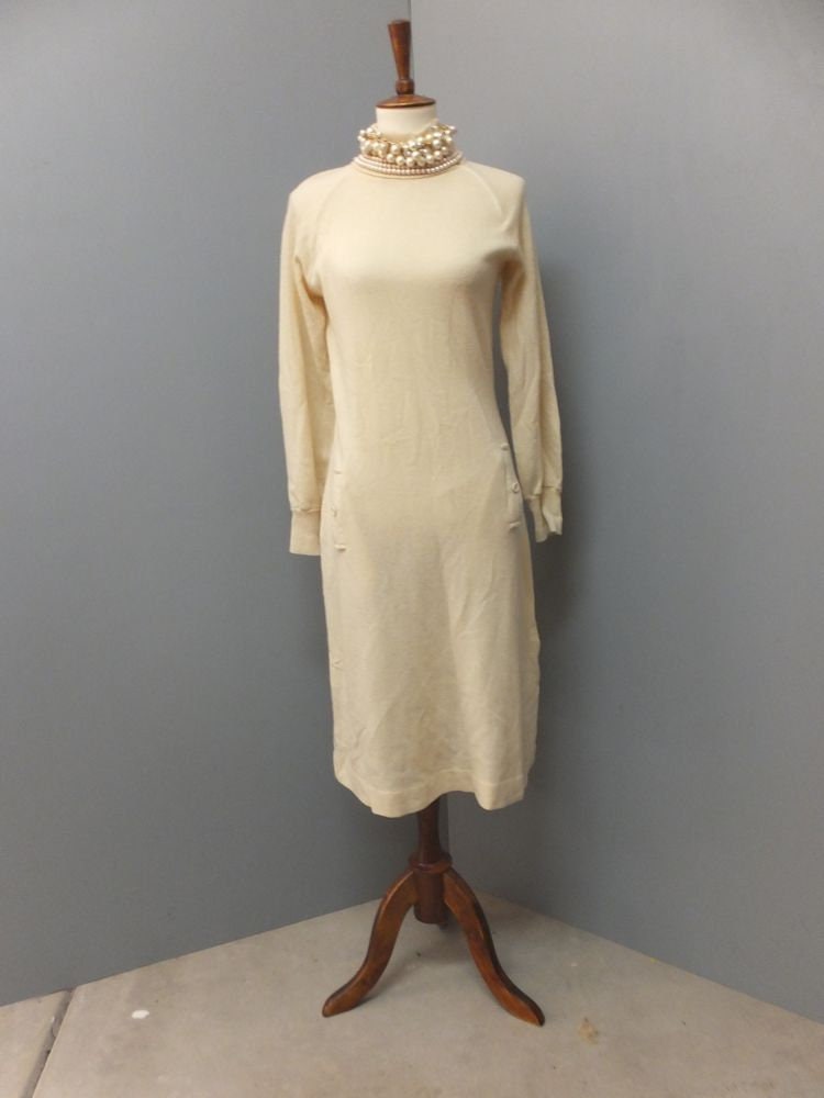 Vintage 70s/80s Sweater Dress Ivory or Off White, Winter White Below the Knee Lightweight Wool Dress, medium