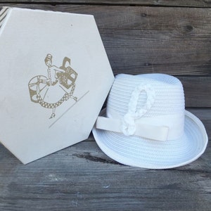 Vintage Hat Box W/Hat, Ladies Hat and Ladies Hat Box, Hat Box, Storage Box, White Woven Hat, Ladies Fedora, Summer Hat