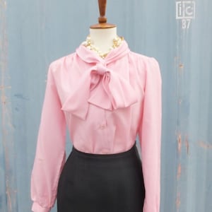 Vintage 1970s Blouse,  PINK Bow Tie long Sleeve Secretary Blouse by Lee Mar of California, size 12, 40 bust