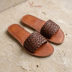Sandalias de piel tejidas a mano para mujer, pantuflas marroquíes de piel trenzada, sandalias planas minimalistas de verano, piel auténtica artesanal. imagen 4