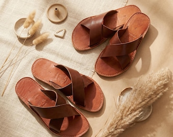 Sandali infradito fatti a mano in pelle marrone caldo marocchino - Sandali piatti incrociati da donna, sandali estivi minimalisti in pelle, colori limitati