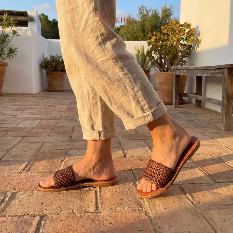 Sandalias de piel tejidas a mano para mujer, pantuflas marroquíes de piel trenzada, sandalias planas minimalistas de verano, piel auténtica artesanal. imagen 7