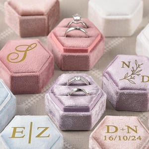 Scatola per fedi nuziali personalizzata, scatola per fedi con monogramma, doppia fessura, scatola per fedi in velluto esagonale, scatola per fedi di fidanzamento, scatola per fedi di proposta, 12 colori