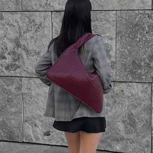 Woven Vegan Leather Hobo Bag: Burgundy Modern Style