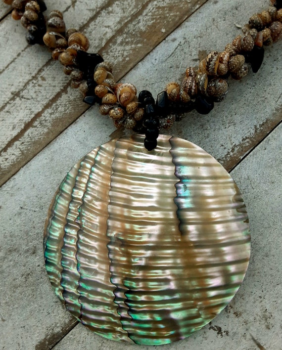 Abalone Shell Pendant Necklace - MOP Niihau Lei