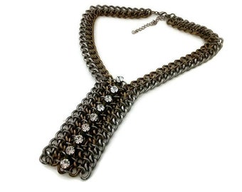 Silver Chain Link Bib Necklace // Glitzy Industrial Style Stone // Boho Chic Design