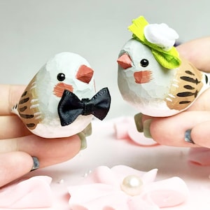 Wooden Sparrow Cake Topper Decor for Wedding, Wooden Tiny Bird Figurine Wedding Gift, Mini Wooden Bird Wedding Cake Decor Figures for Couple