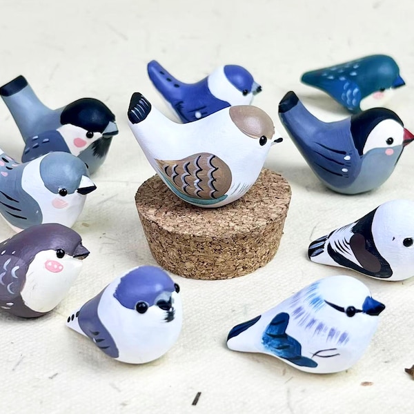 Custom Adorable Miniature Wooden Bird Home Decor Pet Figure, Wooden Bird Figurine Gifts, Hand-carved Wood Bird Ornament Gifts for Bird Lover