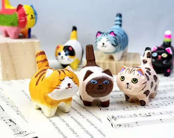7 Styles Wooden Cat Decor Ornament, Hand-Carved Wooden Dog Figurine Cat Statue Gift, Colorful Mini Wood Animal Figurine Valentine's Day Gift