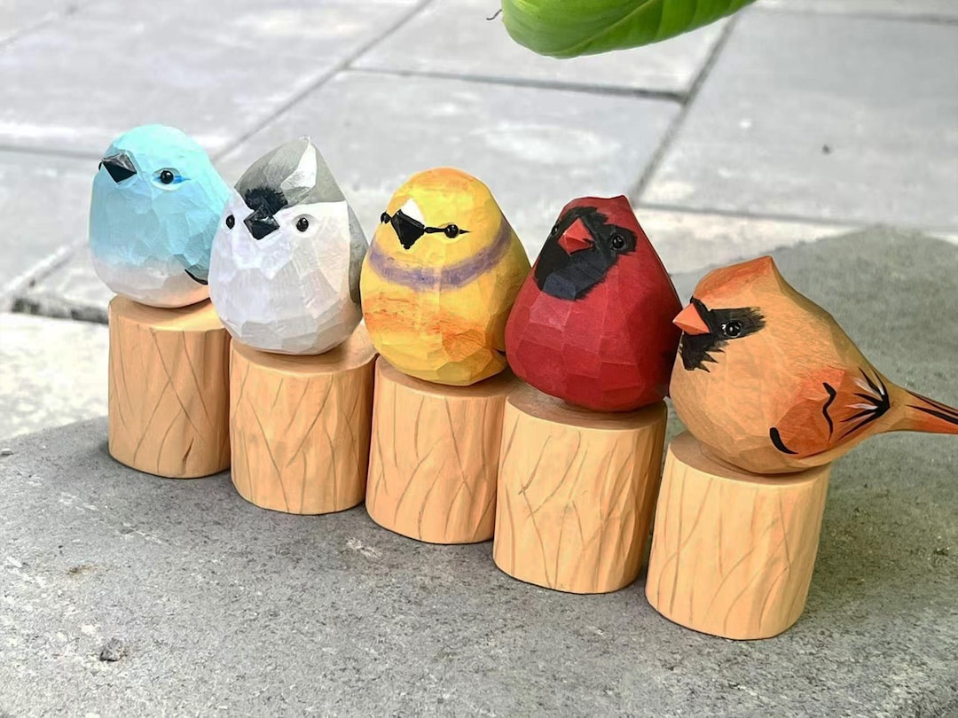 Handmade Wooden Bird Desktop Decor Ornament, Hand-Carved Wooden Bird Figurine Bird Statue Gift for Her, Personalized Wooden Animal Figurines