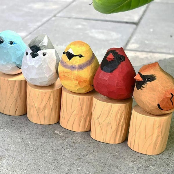 Handmade Wooden Bird Desktop Decor Ornament, Hand-Carved Wooden Bird Figurine Bird Statue Gift for Her, Personalized Wooden Animal Figurines