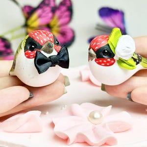 Adorable Wood Bird Figurine Wedding Gifts, Mini Wooden Bird Wedding Cake Decor Figures, Handcarved Wood Lovebird Cake Topper Gift for Couple