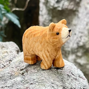 Hand-Carved Wooden Bears Desktop Decor Ornament, Adorable Wooden Bear Figurine Bear Statue Gift for Her, Handcrafted Wooden Animal Figurines
