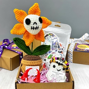 Personalized Halloween Gift Box|Trick or Treat Gift Box-Gift for Her,Best Friend/Teacher Box,Spooky Gift box,Halloween Theme Birthday Gifts