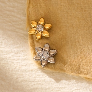 18/16G Tiny Lotus/Flower Titanium Labret • Threaded Flat Back Earring • Tragus Stud • Helix Stud • CZ Stud • Cartilage Stud • Piercing Stud