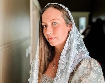 White Lace Mantilla (veil)