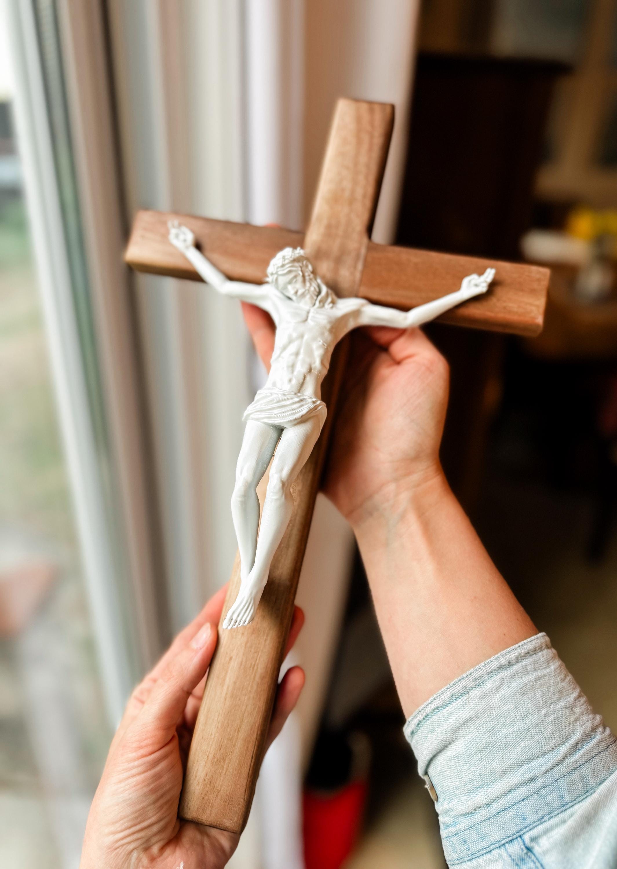 Wall crucifix - Dark Walnut