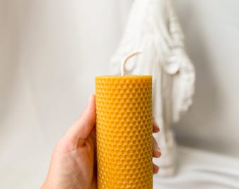 Beeswax Honeycomb Pillar Candle (290 grams)