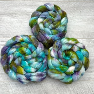 100g Cormo silk sparkle hand dyed fibre roving combed tops. UK