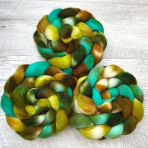 100g Galway hand dyed fibre combed tops. UK roving wool