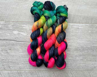 50g Hand dyed silky sock yarn 4ply fingering UK