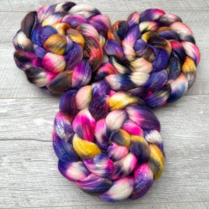 100g Cormo silk rose hand dyed fibre roving combed tops. UK